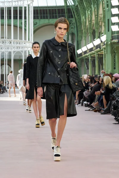 Look 17